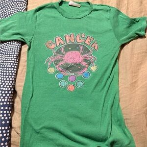 Very vintage Cancer Zodiac T-Shirt xs